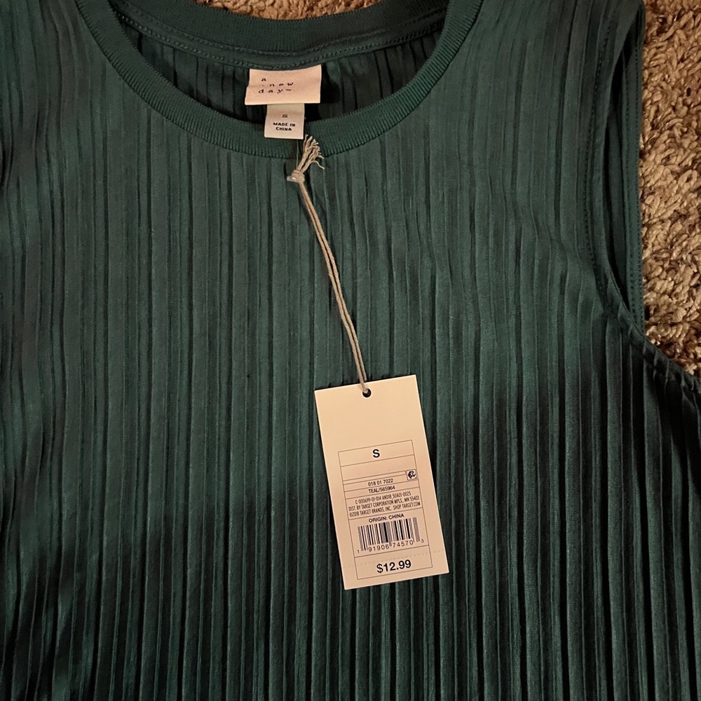 Turquoise Textured Tank Top - Picture 2 of 2